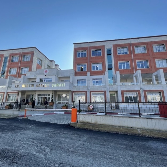 13 yaşındaki kız çocuğuna 'cinsel istismar' soruşturmasında 33 tutuklama