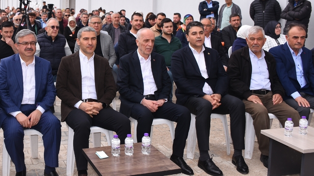 TÜRK-İŞ Genel Başkanı Atalay, Afyonkarahisar'da konut kurası çekimine katıldı