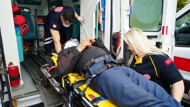 Kırıkkale'de iki otomobil çarpıştı: 7 yaralı
