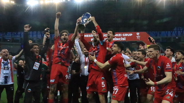 Mardin 1969 Spor'a şampiyonluk seremonisi
