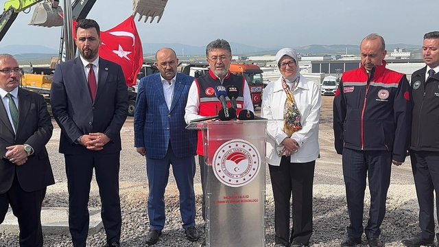 Tarım ve Orman Bakanı Yumaklı'dan Gönen Sera OSB'ye ziyaret