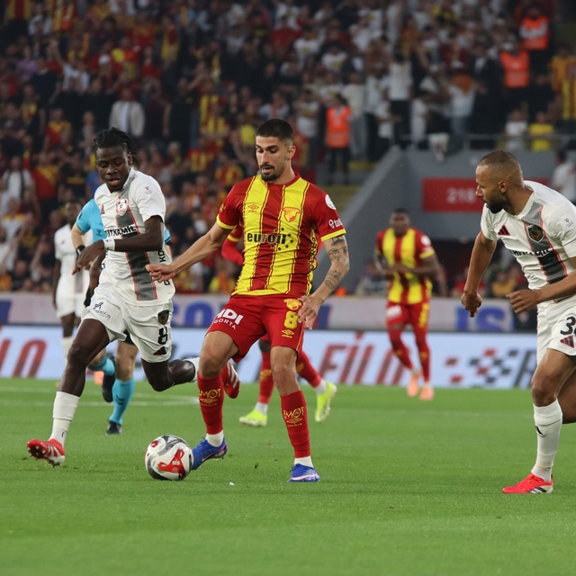 Trendyol Süper Lig: Göztepe: 1 - Gaziantep FK: 0 (İlk yarı)