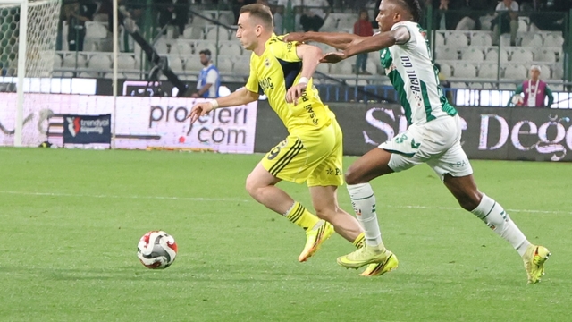 Trendyol Süper Lig: Konyaspor: 0 - Fenerbahçe: 1 (İlk yarı)
