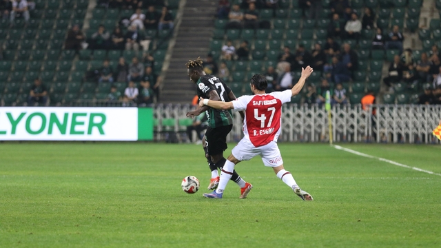 Trendyol Süper Lig: Kocaelispor: 0 - Fatih Karagümrük: 0 (İlk yarı)
