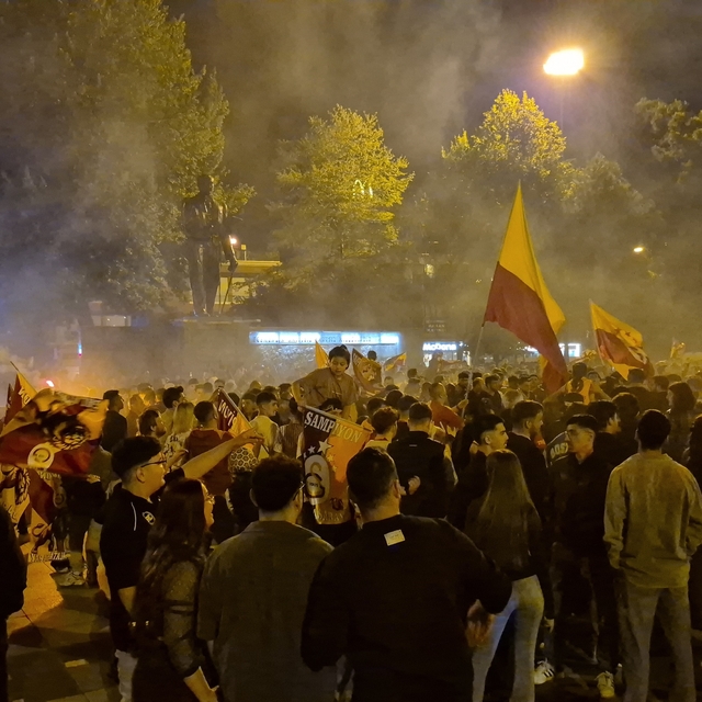 Düzceliler Galatasaray'ın şampiyonluğunu kutladı
Maçın bitiş düdüğü ile Gal...