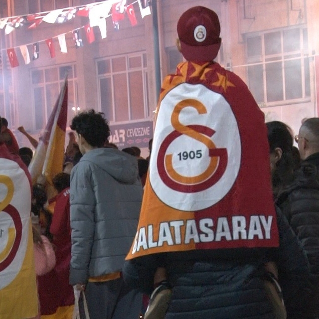 Burdur'da Galatasaraylı taraftarlar konvoylarla kutlama yaptı