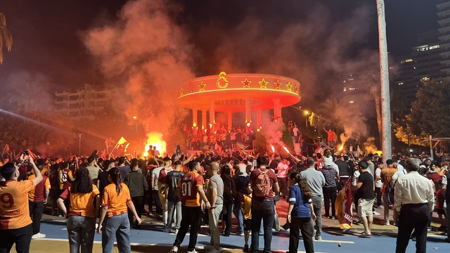 Mersin'de Galatasaray'ın şampiyonluğu büyük coşkuyla kutlandı