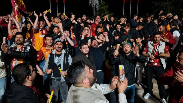 Kırıkkale'de taraftarlar, Galatasaray'ın şampiyonluğunu kutladı