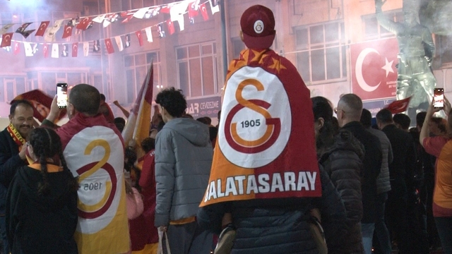 Burdur'da Galatasaraylı taraftarlar konvoylarla kutlama yaptı