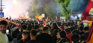 Edirne'de Galatasaraylı taraftarlardan meşaleli şampiyonluk kutlaması