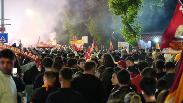 Edirne'de Galatasaraylı taraftarlardan meşaleli şampiyonluk kutlaması