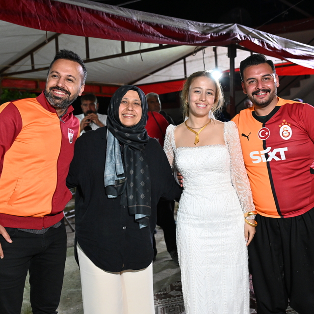 Osmaniye'de düğünde Galatasaray'ın şampiyonluk coşkusu yaşandı