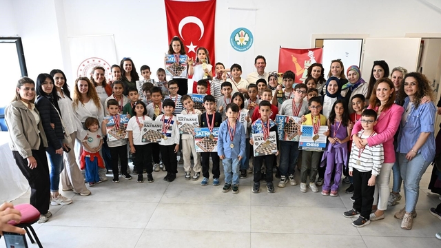 Minik satranççılar Manisa'da yarıştı