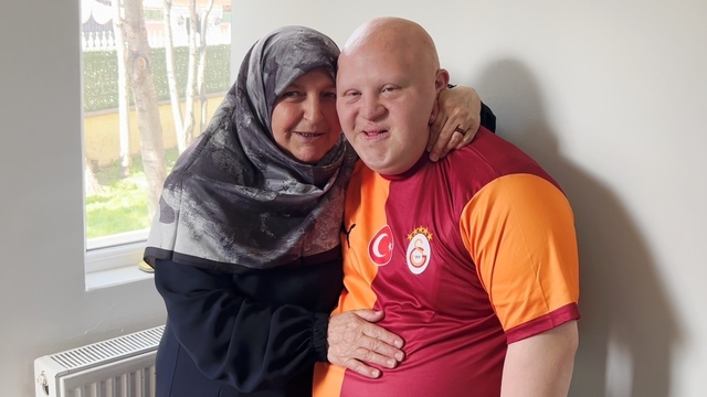 Down sendromlu annesinin sosyal alan ve anlayış isteği
Victor Osimhen veya Mauro Icardi'den imzalı forma talebi