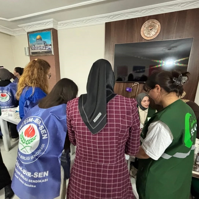 Kars'ta Yeşilay gönüllülerinden renkli atölye etkinliği