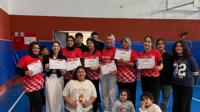 Bozyazı'da "Evimin Sultanları Anneler Günü Voleybol Turnuvası" tamamlandı