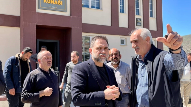 Başkan Uçar sahada, talepler yerinde dinleniyor