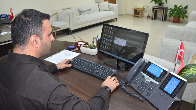 Görme engelli santral memuru yaklaşık 3 bin telefon numarasını hafızasında tutuyor