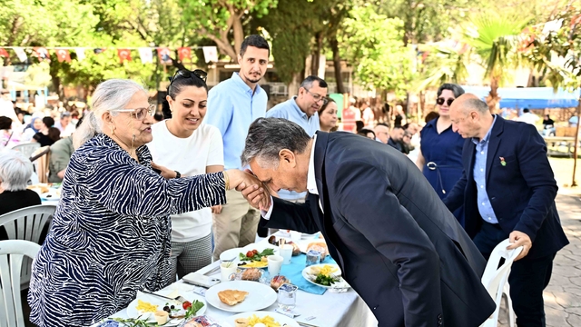 'Vatan sağ olsun' diyen şehit anneleri unutulmadı