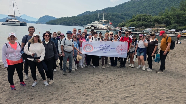 Beyaz önlüklüler sağlık ve bir ruhu için doğada buluştu