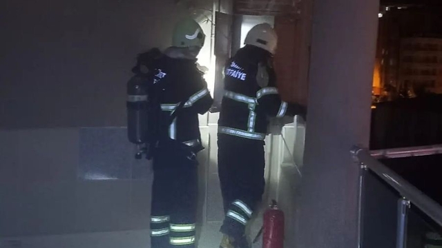 Siirt'te şampiyonluk kutlamasında havai fişek doğalgaz kombisini yaktı