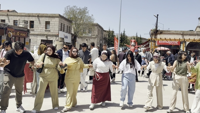 Aksaray'da hıdrellez şenliklerle kutlanıyor