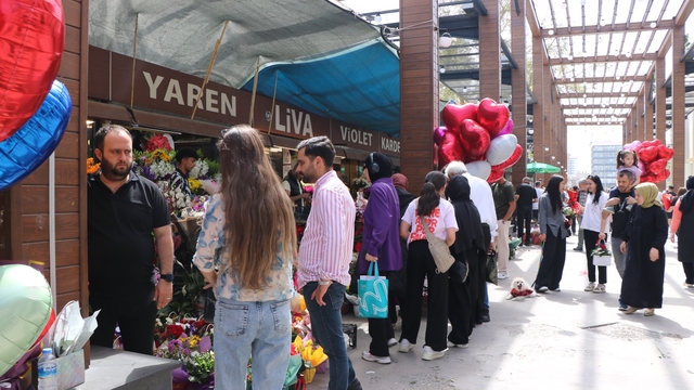 Kayseri'de çiçekçilerde Anneler Günü yoğunluğu