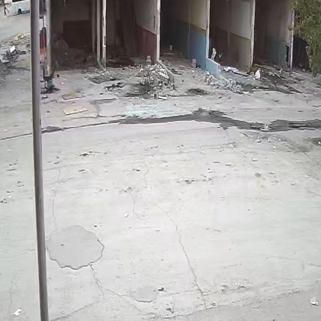 Aydınlatma direğinden düşen şahıs hayatını kaybetti