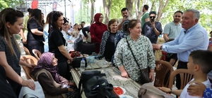 Honaz Belediyesi tarafından düzenlenen Anneler Günü etkinliğine yoğun katıl...