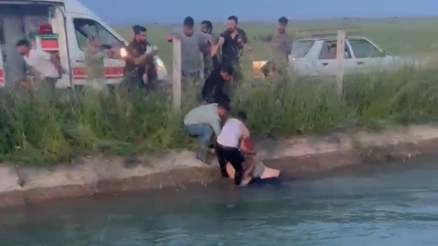 Şanlıurfa'da kanala devrilen otomobildekilere yardım için suya giren Suriyeli, öldü