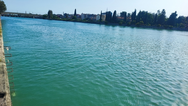 Adana'da serinlemek için girdiği nehirde kaybolan genç hastaneye kaldırıldı
