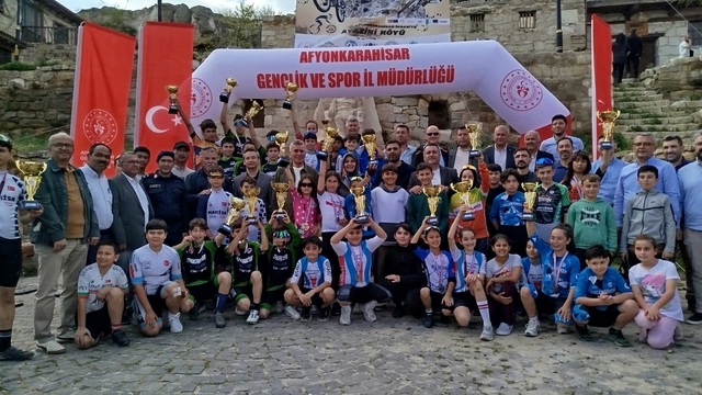 Akhisarlı pedallar Afyon'da zirve yaptı