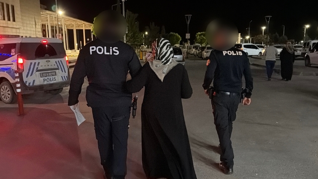 Anneler Günü'nde 80 yaşındaki annesini darp etti