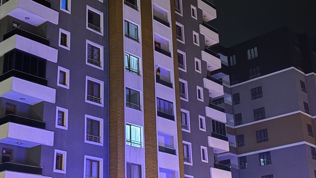 İntihar girişiminde bulunan kadını polis ikna etti