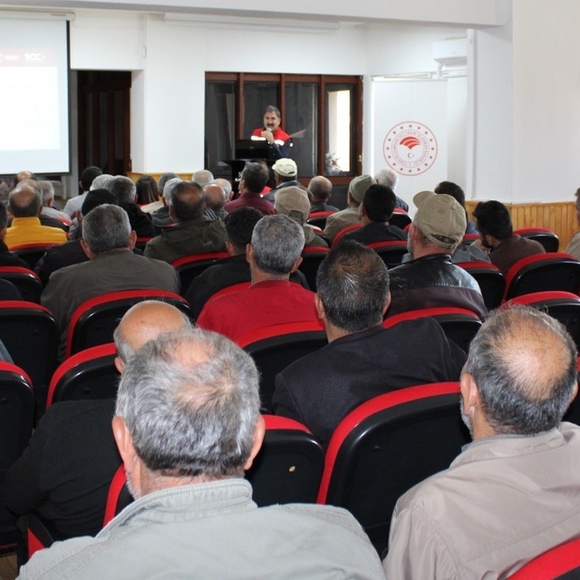 Tercan'da kırsal kalkınma ve bireysel sulama destekleri toplantısı düzenlen...