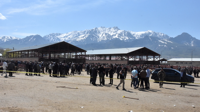 Van'da hayvan pazarında çıkan kavgada 1 kişi öldü, 13 kişi yaralandı