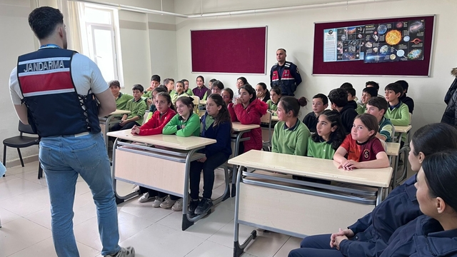 Ulaş'ta öğrencilere "siber farkındalık ve bilgilendirme" eğitimi verildi