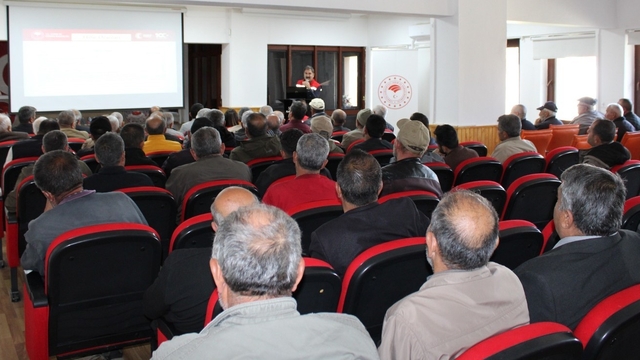 Tercan'da kırsal kalkınma ve bireysel sulama destekleri toplantısı düzenlendi
