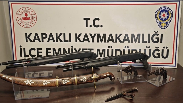 Kapaklı'da tarihi silahlar ele geçirildi