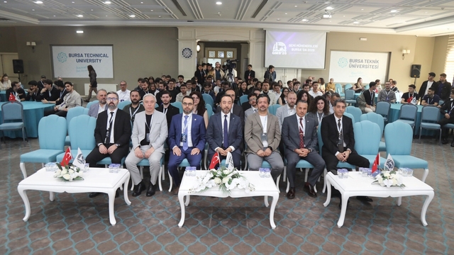 BTÜ'de Gemi Mühendisleri Bursa'da etkinliğinin 3'ncüsü gerçekleşti
BTÜ'de denizcilik sektörü ile öğrenciler aynı rotada buluştu
