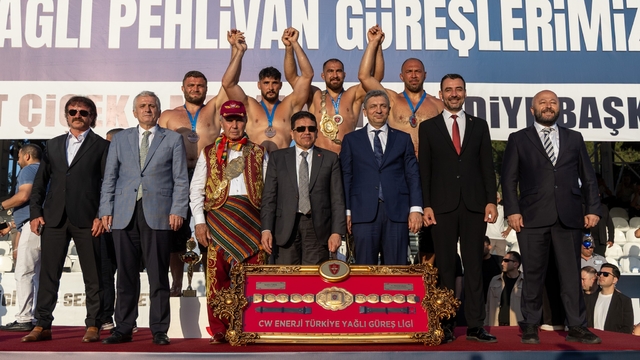 Manavgat'ta başpehlivanlık kemeri Feyzullah Aktürk'ün