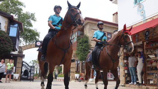 Side Antik Kenti'nde "atlı jandarma" mesaisi başladı