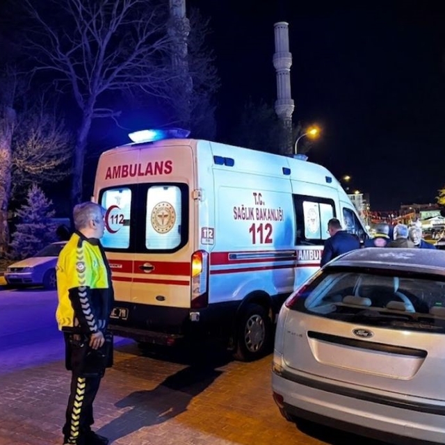Tavşanlı'da motosiklet yayaya çarptı: 2 yaralı