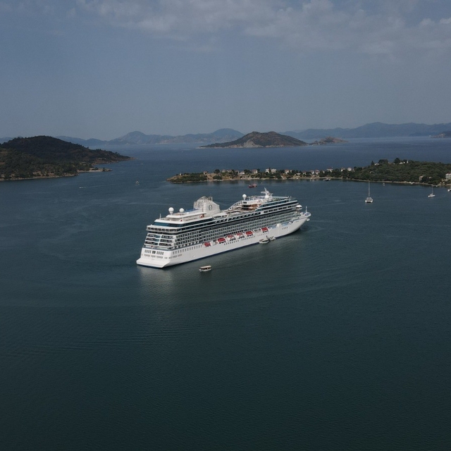 Fethiye'ye sezonun ilk kruvaziyer gemisi geldi