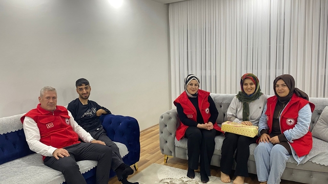 AŞAV Bingöl Şubesinden şehit ailelerine Anneler Günü ziyareti