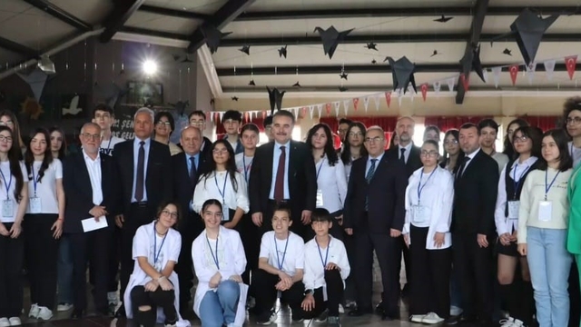 Genç yetenekler projelerini görücüye çıkardı