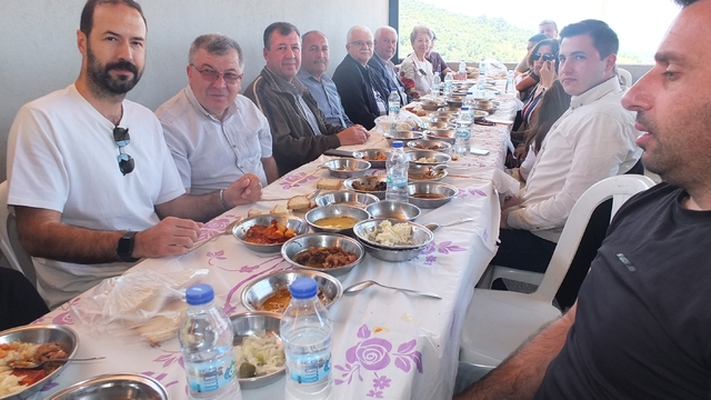 Balıkesir'de çiftçi hayırları devam ediyor