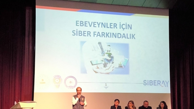 Velilere siber güvenlik eğitimi: Kars Emniyeti'nden farkındalık semineri