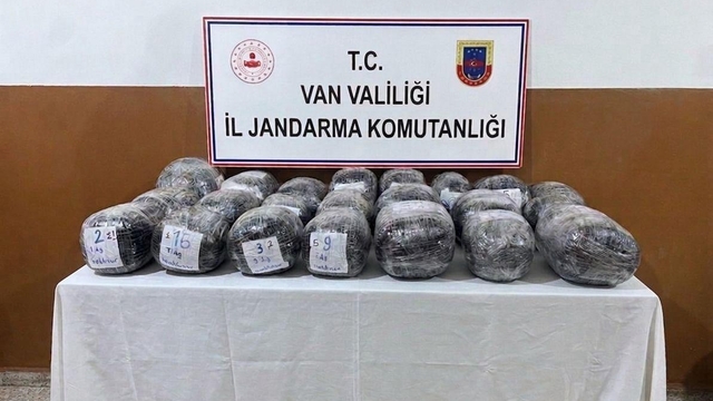 Van'da jandarma ekiplerince 443 kilo 159 gram uyuşturucu ele geçirildi