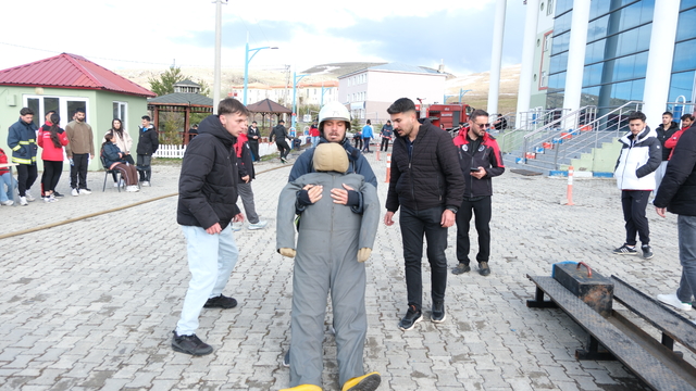 Ardahan'da üniversite öğrencileri afet spor oyunlarına hazırlanıyor